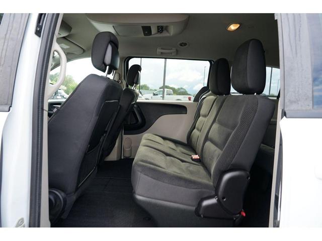 Photo of 2017 White Knuckle Clearcoat Dodge Grand Caravan