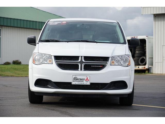 Photo of 2017 White Knuckle Clearcoat Dodge Grand Caravan