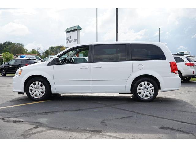 Photo of 2017 White Knuckle Clearcoat Dodge Grand Caravan