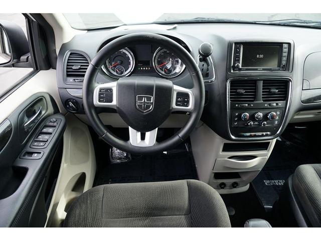 Photo of 2017 White Knuckle Clearcoat Dodge Grand Caravan