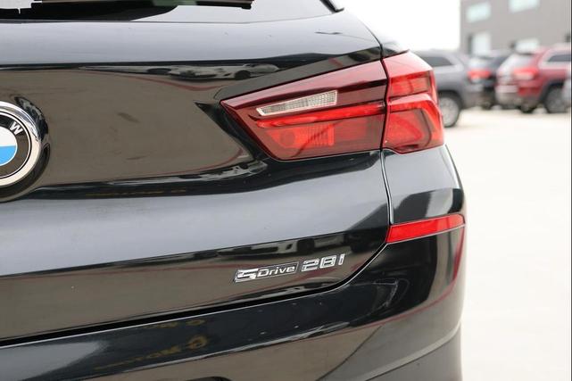 Photo of 2022 BLACK BMW X2