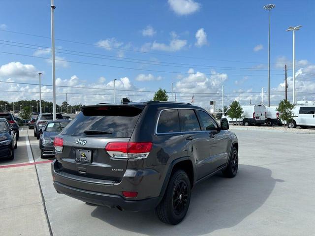 Photo of 2018 Granite Crystal Metallic Clearcoat Jeep Grand Cherokee