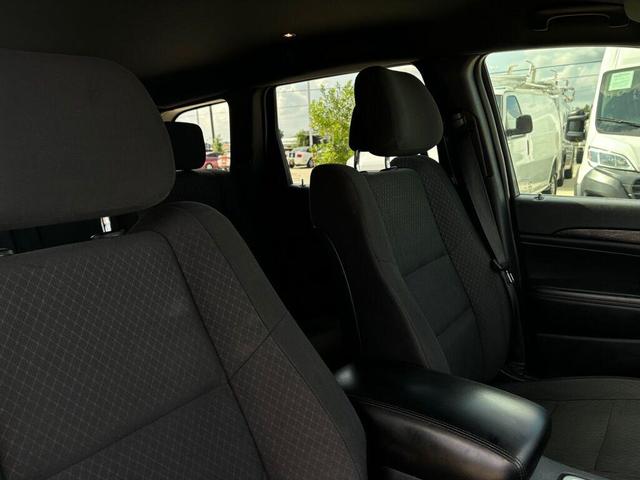 Photo of 2018 Granite Crystal Metallic Clearcoat Jeep Grand Cherokee