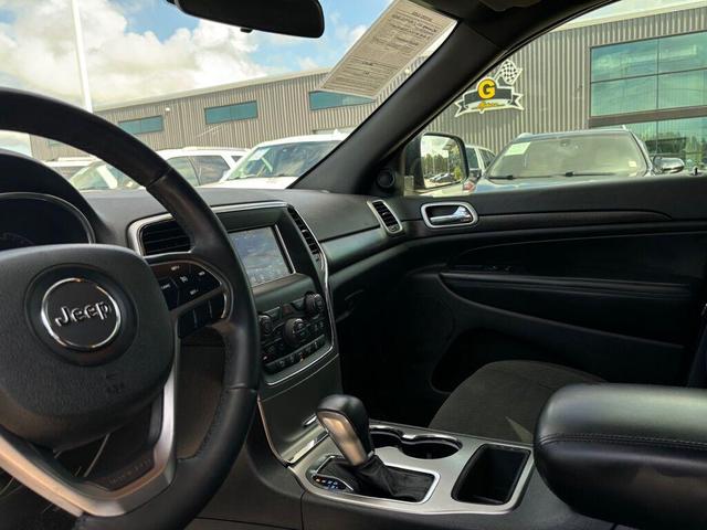Photo of 2018 Granite Crystal Metallic Clearcoat Jeep Grand Cherokee