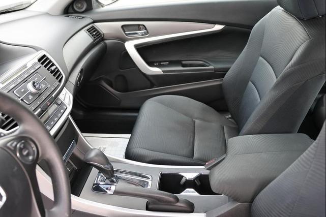 Photo of 2014 Tiger Eye Pearl Honda Accord