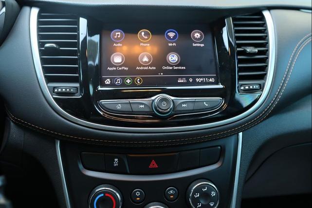 Photo of 2022 Silver Ice Metallic Chevrolet Trax