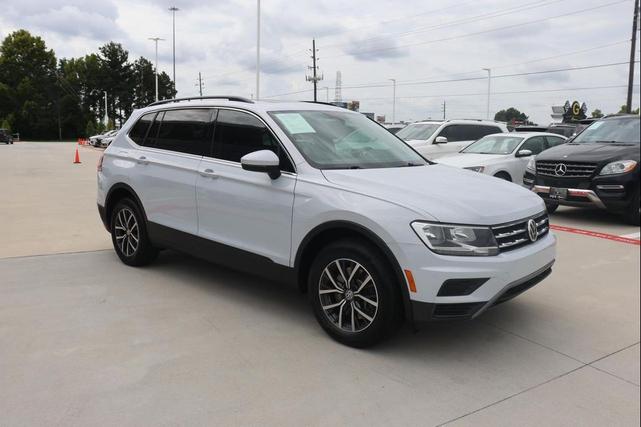 Photo of 2019 Platinum Gray Metallic Volkswagen Tiguan