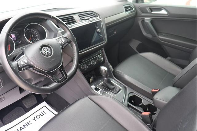 Photo of 2019 Platinum Gray Metallic Volkswagen Tiguan