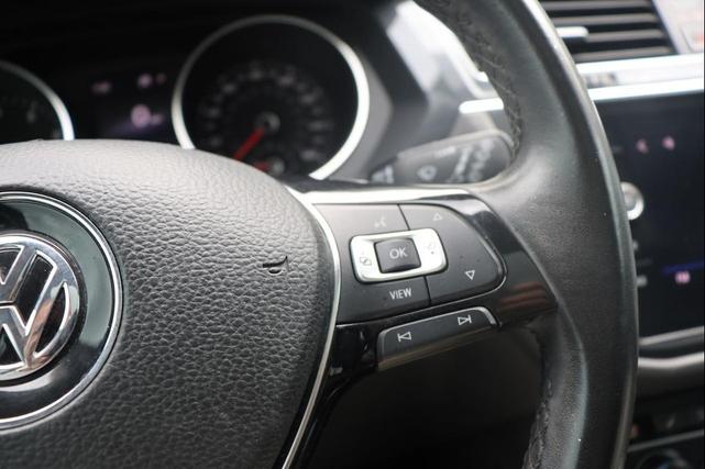 Photo of 2019 Platinum Gray Metallic Volkswagen Tiguan
