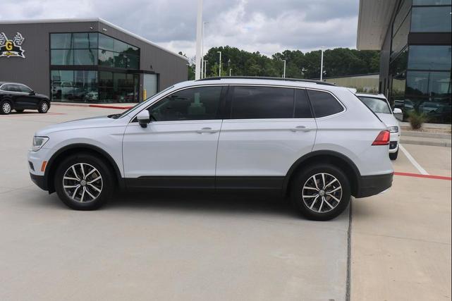 Photo of 2019 Platinum Gray Metallic Volkswagen Tiguan