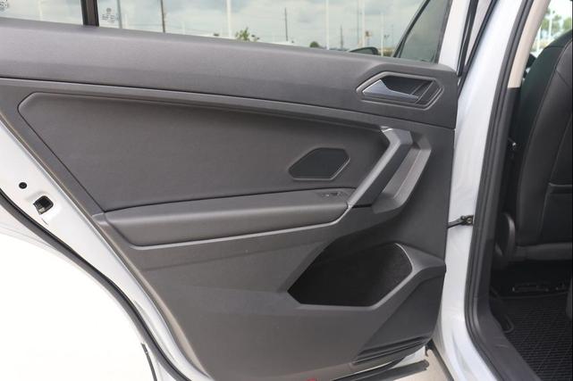Photo of 2019 Platinum Gray Metallic Volkswagen Tiguan