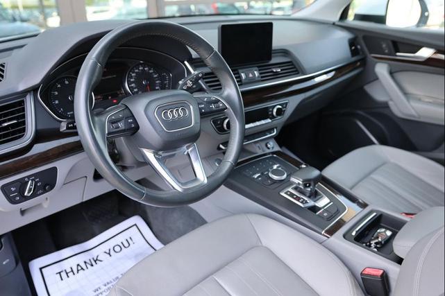 Photo of 2019 WHITE Audi Q5