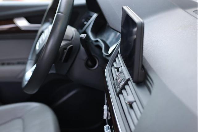 Photo of 2019 WHITE Audi Q5