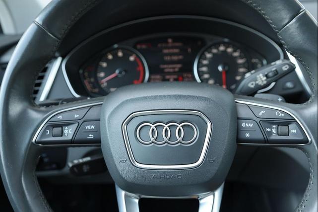 Photo of 2019 WHITE Audi Q5