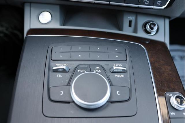 Photo of 2019 WHITE Audi Q5