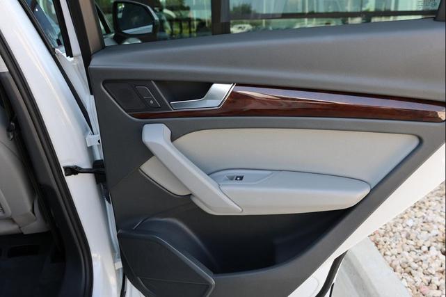 Photo of 2019 WHITE Audi Q5
