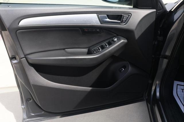 Photo of 2015 GRAY Audi Q5