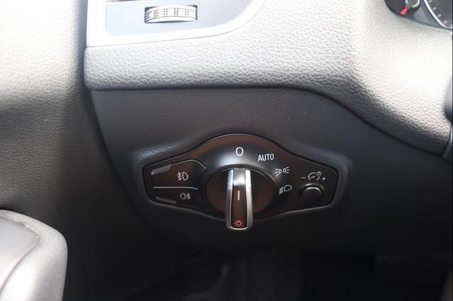 Photo of 2015 GRAY Audi Q5