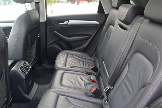 Photo of 2015 GRAY Audi Q5