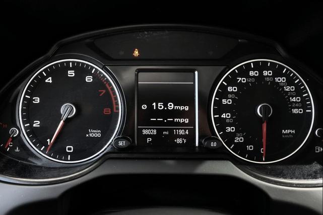 Photo of 2015 GRAY Audi Q5