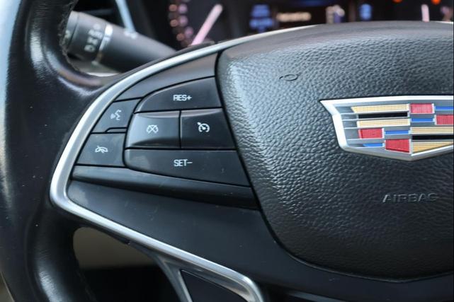 Photo of 2017 BLUE Cadillac XT5