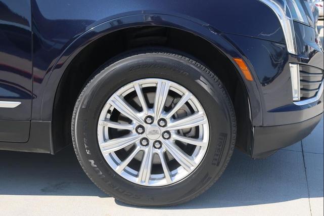 Photo of 2017 BLUE Cadillac XT5