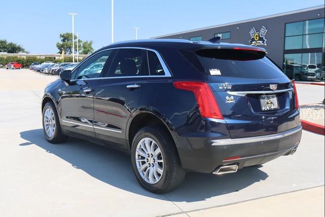 Photo of 2017 BLUE Cadillac XT5