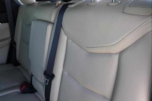Photo of 2017 BLUE Cadillac XT5