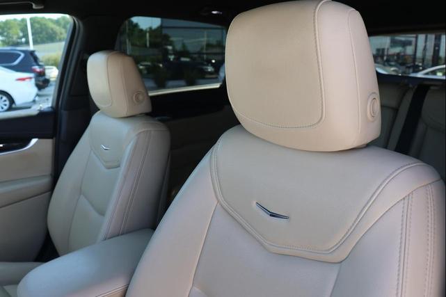 Photo of 2017 BLUE Cadillac XT5