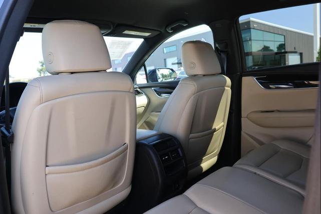 Photo of 2017 BLUE Cadillac XT5
