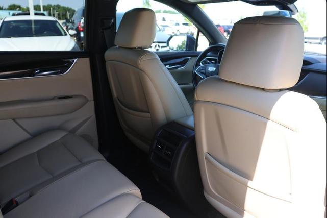 Photo of 2017 BLUE Cadillac XT5