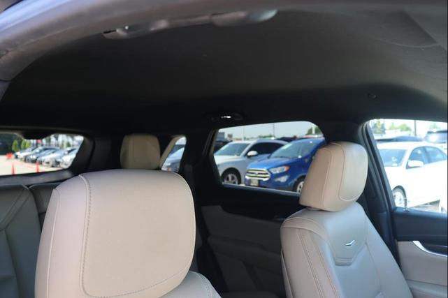 Photo of 2017 BLUE Cadillac XT5
