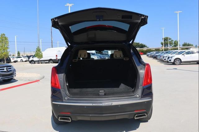Photo of 2017 BLUE Cadillac XT5