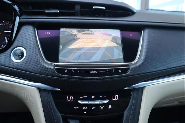Photo of 2017 BLUE Cadillac XT5