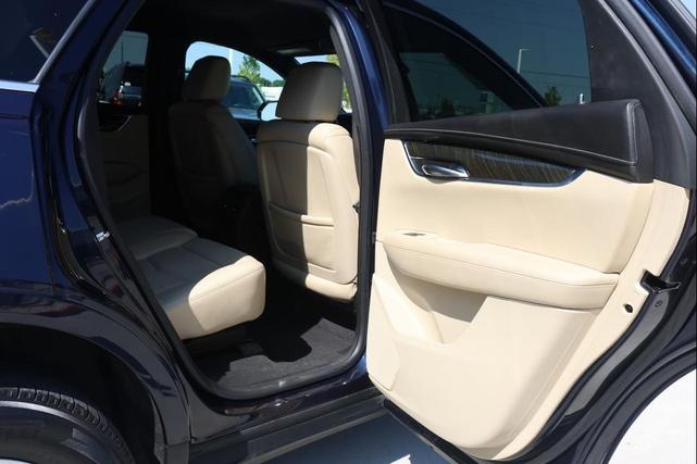 Photo of 2017 BLUE Cadillac XT5