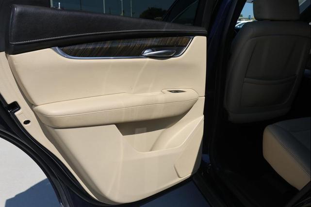 Photo of 2017 BLUE Cadillac XT5