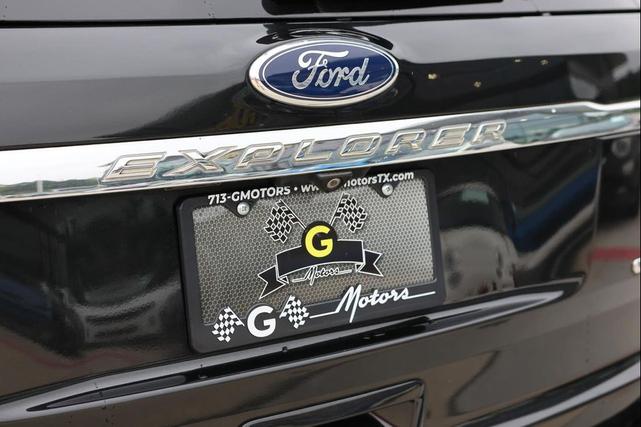 Photo of 2015 Tuxedo Black Metallic Ford Explorer
