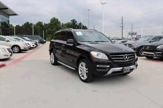 Photo of 2015 BLACK Mercedes-Benz M-Class