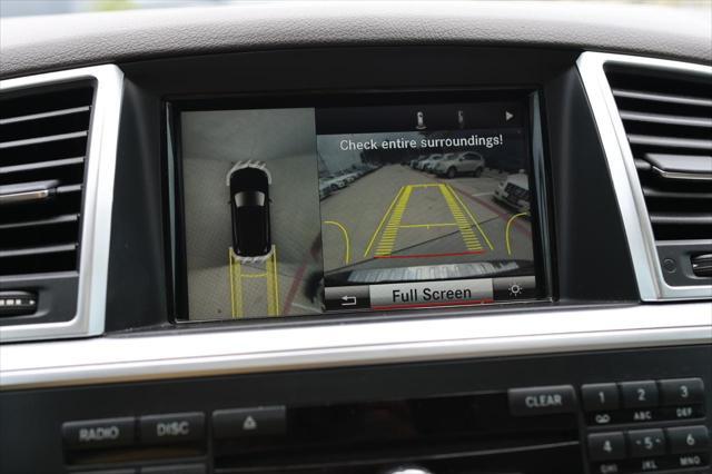 Photo of 2015 BLACK Mercedes-Benz M-Class