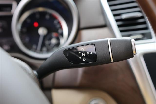 Photo of 2015 BLACK Mercedes-Benz M-Class