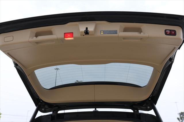 Photo of 2015 BLACK Mercedes-Benz M-Class
