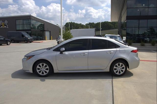 Photo of 2020 Classic Silver Metallic Toyota Corolla