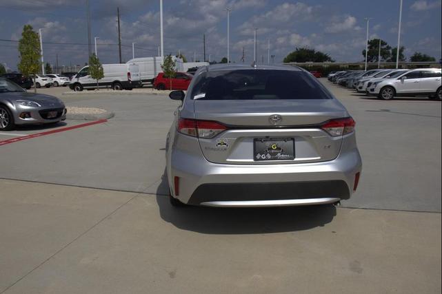 Photo of 2020 Classic Silver Metallic Toyota Corolla