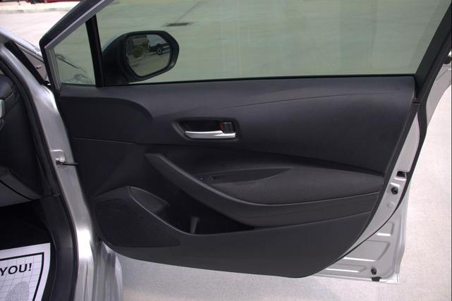 Photo of 2020 Classic Silver Metallic Toyota Corolla