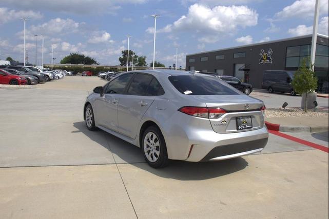 Photo of 2020 Classic Silver Metallic Toyota Corolla