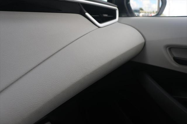 Photo of 2022 White Toyota Corolla