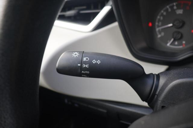 Photo of 2022 White Toyota Corolla