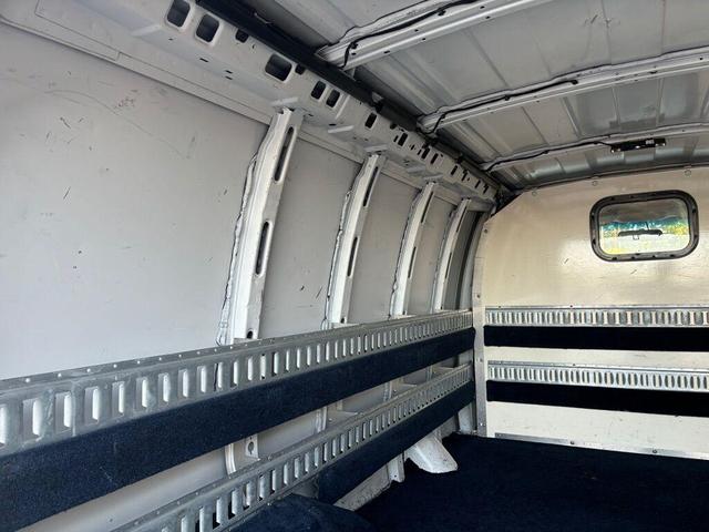 Photo of 2018 Summit White Chevrolet Express 2500