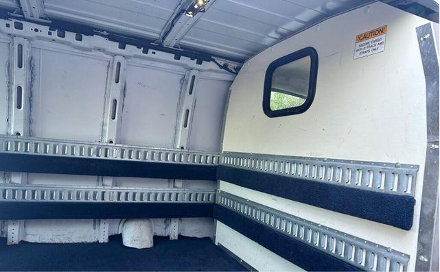 Photo of 2018 Summit White Chevrolet Express 2500
