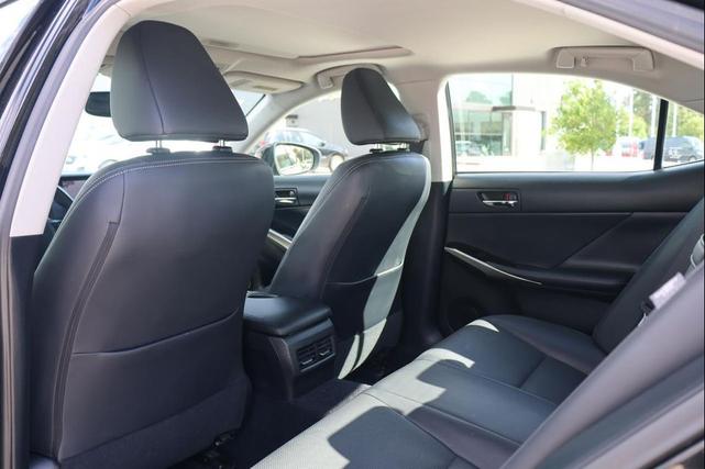 Photo of 2014 Obsidian Lexus IS 250
